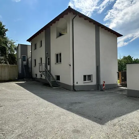 Appartamento Sleep24 Monteurzimmer In Near Linz Steyregg