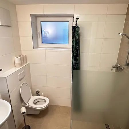 Sleep24 Monteurzimmer In Near Linz 아파트 Steyregg